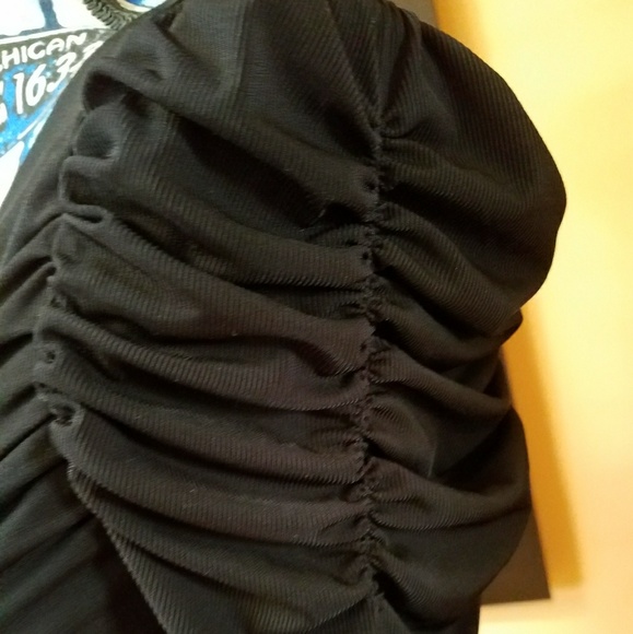 (SOLD) LITTLE BLACK DRESS - Picture 6 of 8